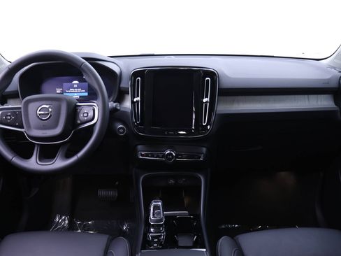 Certified 2024 Volvo XC40 B5 Plus w/ Protection Package Premier image 11