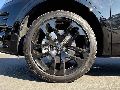 Used 2025 Land Rover Discovery Sport Dynamic SE image 12