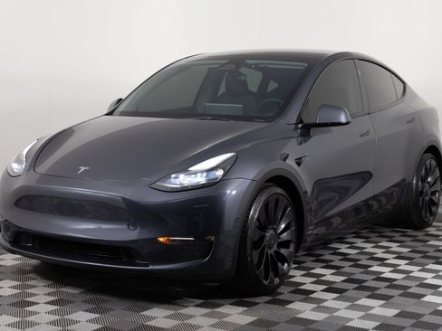 Used 2023 Tesla Model Y Long Range AWD/4WD image 2