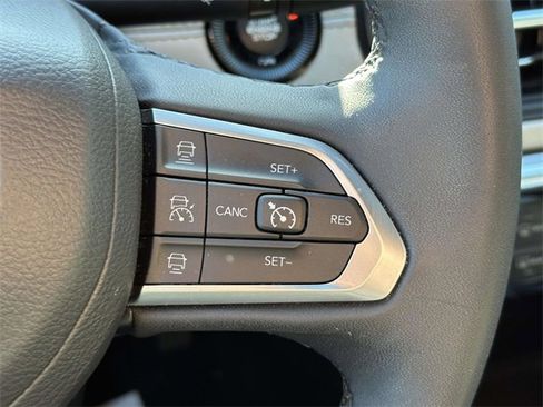 Certified 2023 Jeep Compass Limited image 30