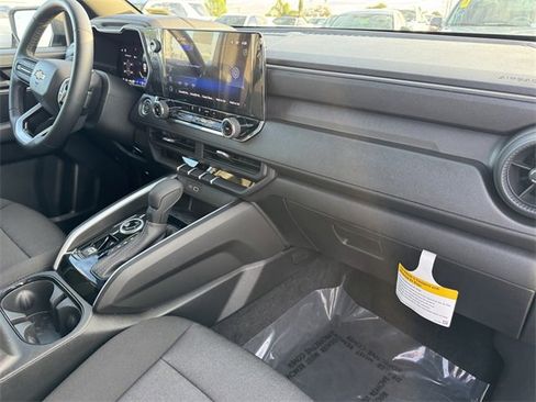 Used 2025 Chevrolet Colorado W/T w/ WT Custom Package image 5