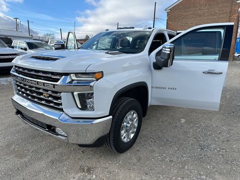 Used 2022 Chevrolet Silverado 3500 LTZ w/ LTZ Convenience Package image 24