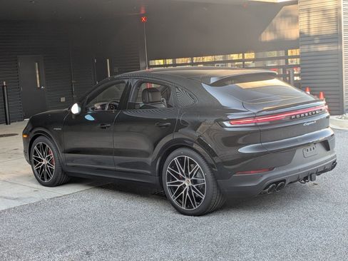 New 2026 Porsche Cayenne S AWD/4WD image 3