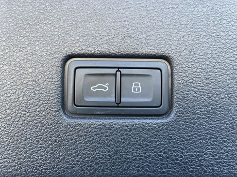 Used 2023 Audi Q8 Premium Plus image 38