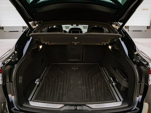 Used 2022 Maserati Levante Trofeo image 30