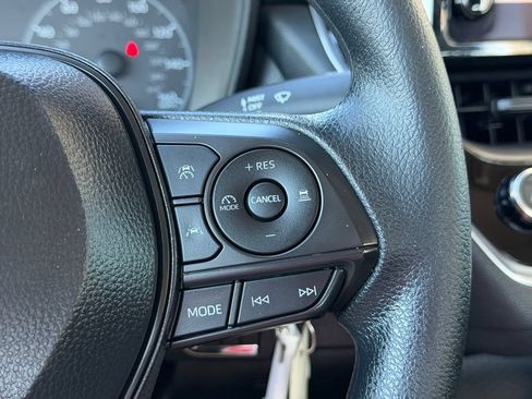 Used 2025 Toyota Corolla LE FWD image 12