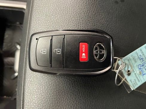 Used 2025 Toyota Tacoma TRD Sport AWD/4WD image 23