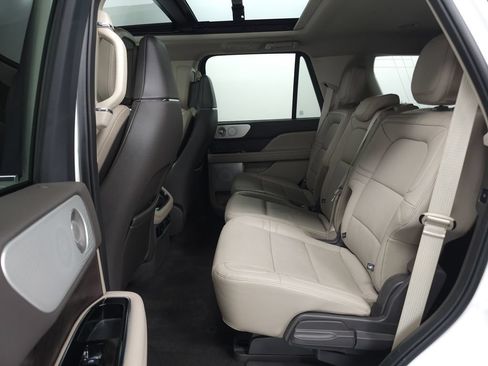 Used 2024 Lincoln Navigator Reserve AWD/4WD image 23