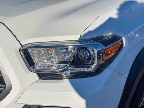 Certified 2023 Toyota Tacoma TRD Off-Road image 9