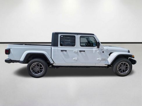 Used 2023 Jeep Gladiator Overland AWD/4WD image 3