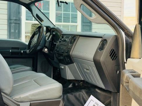 Used 2016 Ford F250 XL w/ Power Equipment Group image 12