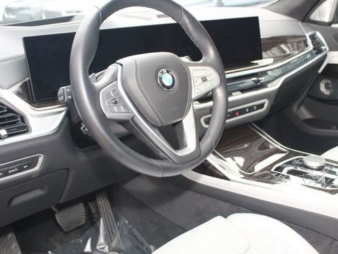 Used 2025 BMW X7 xDrive40i image 14