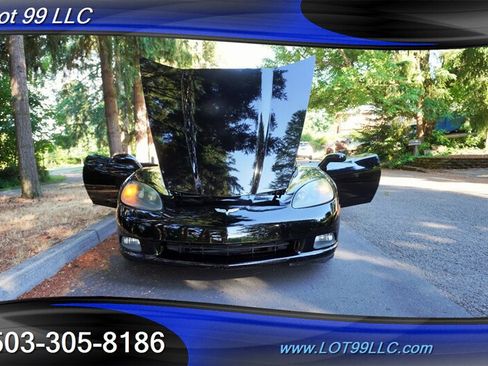 Used 2005 Chevrolet Corvette Coupe w/ Preferred Equipment Group RWD image 26