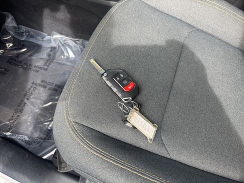 Used 2025 Jeep Wrangler Sahara image 22