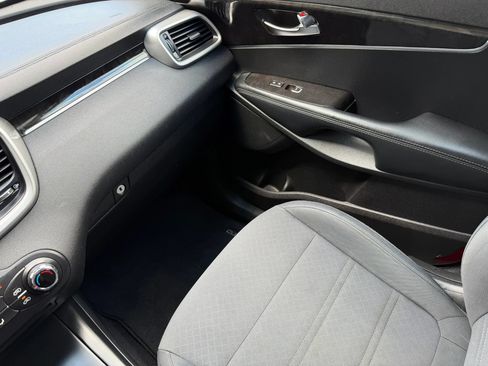 Used 2016 Kia Sorento L FWD image 22