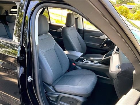 Used 2025 Ford Explorer Active RWD image 7