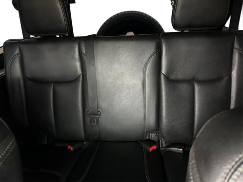Used 2018 Jeep Wrangler Unlimited Sahara w/ Dual Top Group AWD/4WD image 14