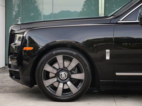 Certified 2023 Rolls-Royce Cullinan AWD/4WD image 12