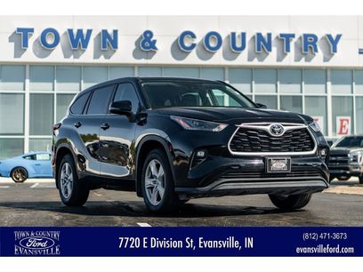 Used 2023 Toyota Highlander LE