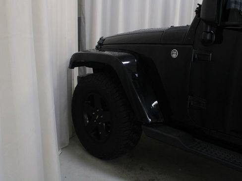 Used 2015 Jeep Wrangler Unlimited Sahara AWD/4WD image 26
