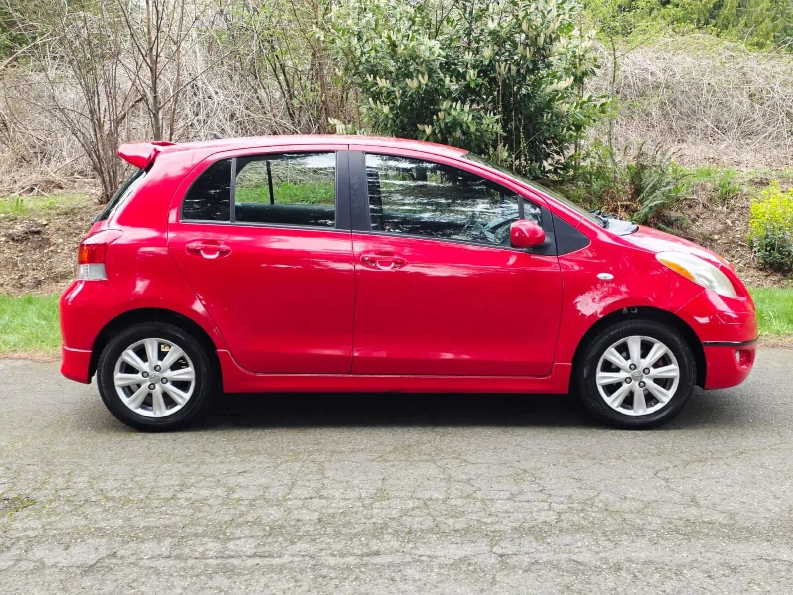 Used 2009 Toyota Yaris S w/ PWR Pkg w/Alloy Wheels FWD image 6
