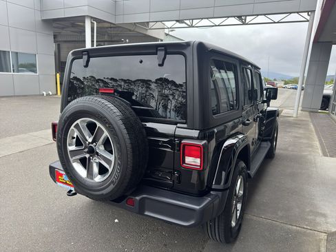 Used 2020 Jeep Wrangler Unlimited Sahara AWD/4WD image 13