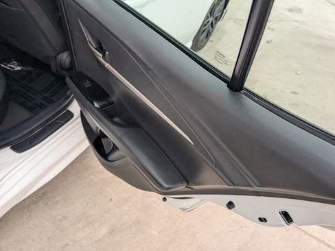 Used 2025 Toyota Camry SE image 29