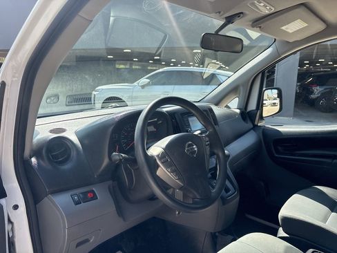 Used 2019 Nissan NV200 S image 12
