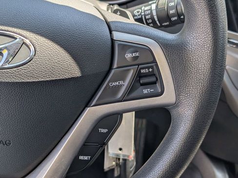 Used 2014 Hyundai Veloster FWD image 19