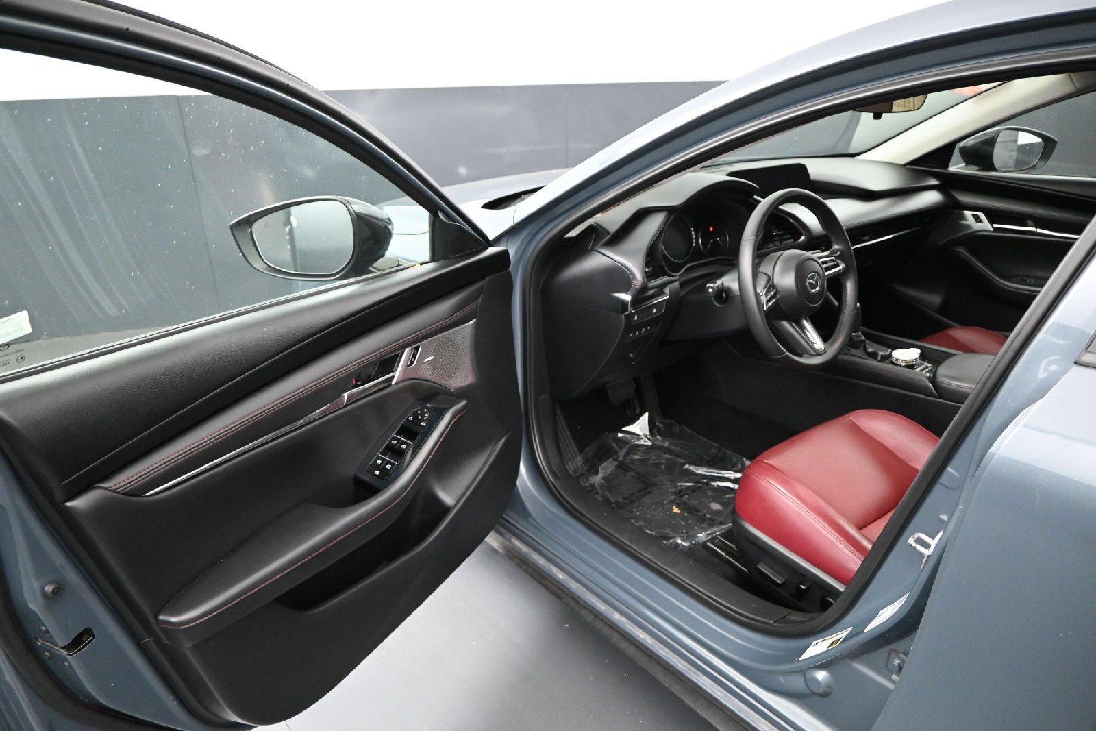 Used 2023 MAZDA MAZDA3 s FWD image 5