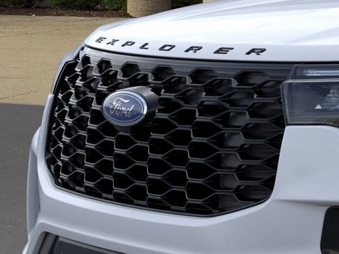 New 2026 Ford Explorer ST-Line w/ ST-Line Street Pack AWD/4WD image 18