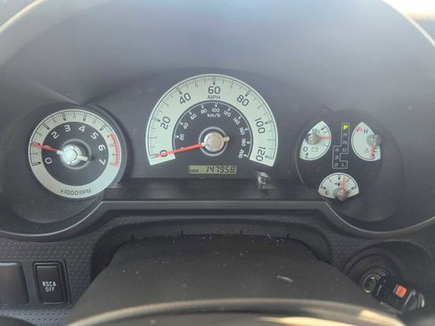 Used 2014 Toyota FJ Cruiser 4WD w/ Convenience Package image 23