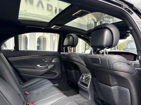 Used 2019 Mercedes-Benz S 560 Sedan image 36