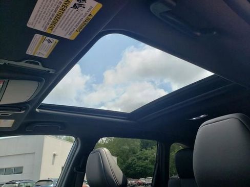 Used 2025 Subaru Forester Touring w/ Touring Package image 16