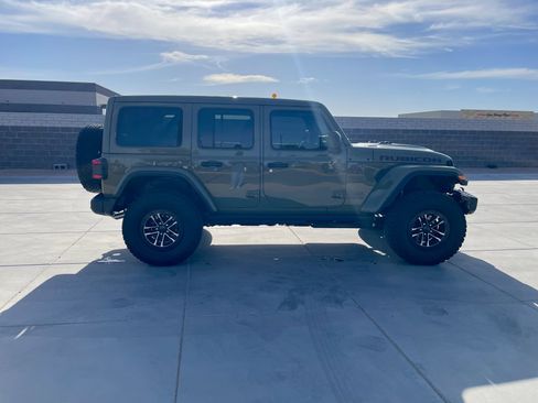 Used 2026 Jeep Wrangler Unlimited Rubicon AWD/4WD image 6