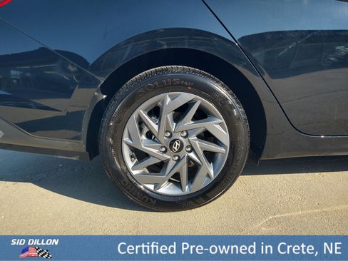 Used 2024 Hyundai Elantra SEL image 10