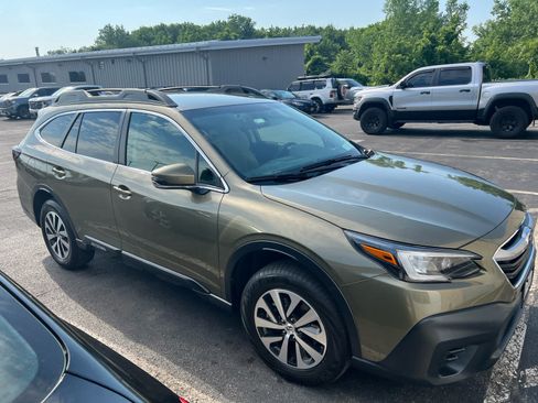Used 2022 Subaru Outback Premium AWD/4WD image 9