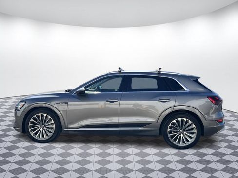 Used 2019 Audi e-tron Prestige w/ Prestige Package AWD/4WD image 4