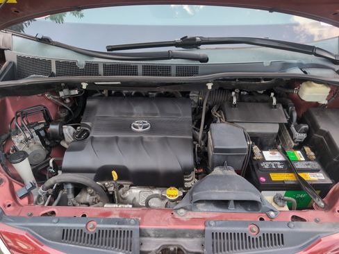 Used 2015 Toyota Sienna LE FWD image 33