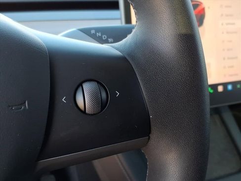 Used 2023 Tesla Model Y Long Range image 40