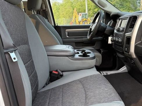 Used 2019 RAM 1500 Classic SLT image 28