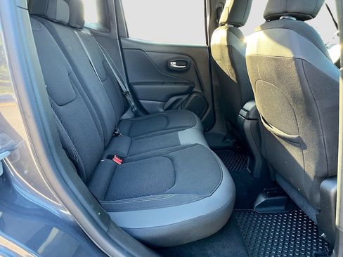 Used 2023 Jeep Renegade Latitude w/ Premium Group AWD/4WD image 25