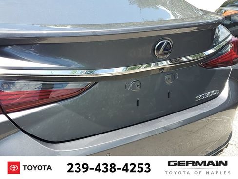 Used 2020 Lexus ES 300h w/ Premium Package FWD image 18