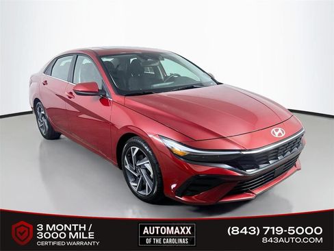 Used 2025 Hyundai Elantra SEL FWD image 1
