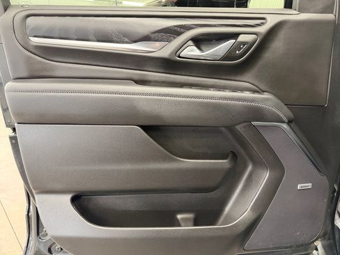 Used 2024 GMC Yukon XL Denali AWD/4WD image 28