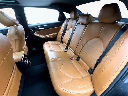 Used 2022 Toyota Avalon Limited image 26