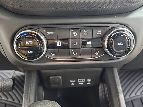 Certified 2022 Chevrolet TrailBlazer LT w/ Convenience Package image 27