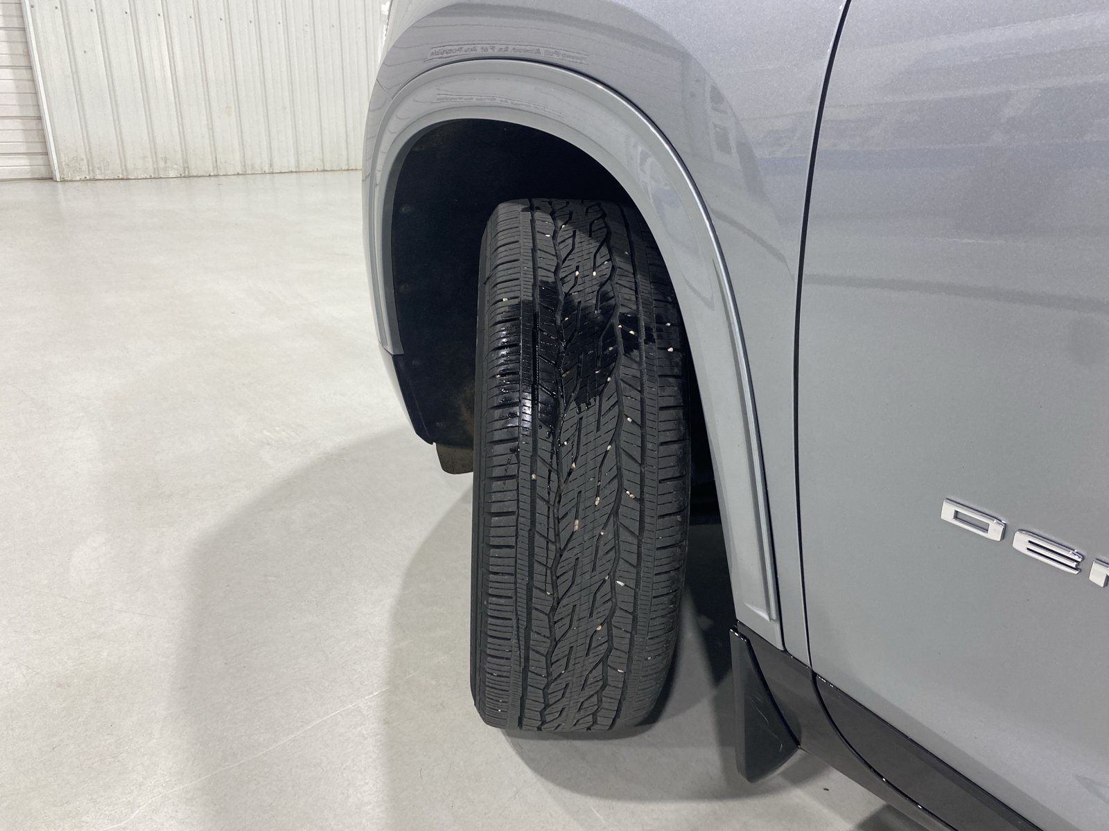 Used 2025 GMC Acadia Denali w/ LPO, Floor Liner Package AWD/4WD image 10