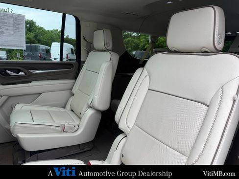 Used 2023 GMC Yukon XL Denali AWD/4WD image 21