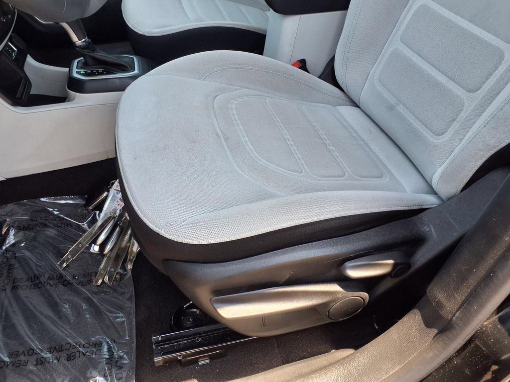 Used 2019 Jeep Renegade Latitude FWD image 23